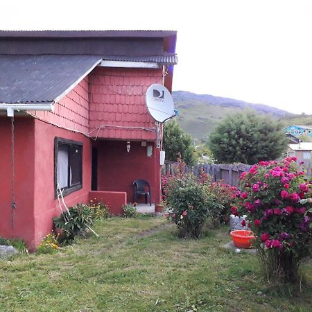 Hostal Y Cabanas Peumayen Puerto Guadal Esterno foto