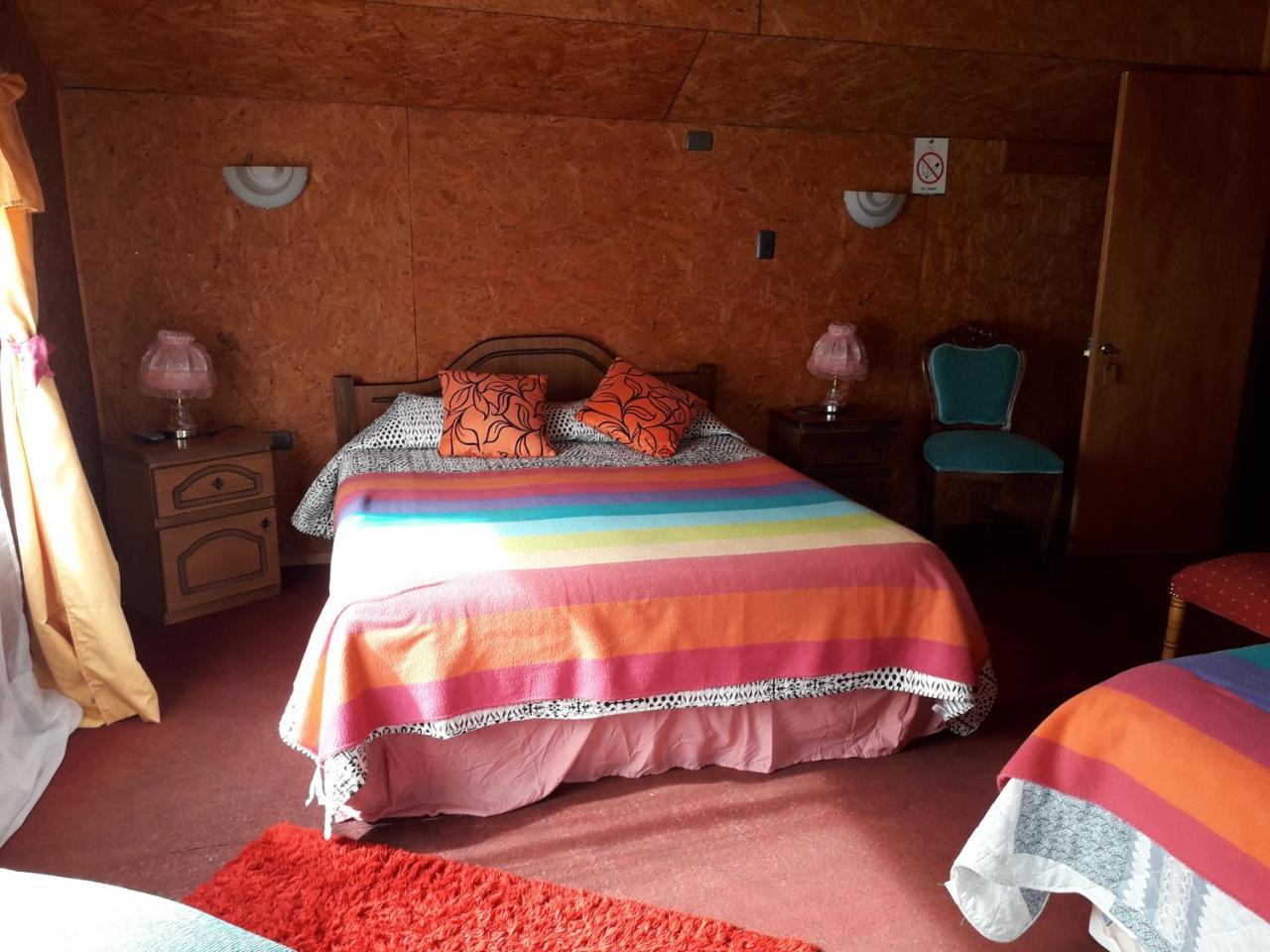 Hostal Y Cabanas Peumayen Puerto Guadal Esterno foto