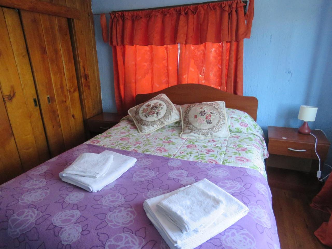 Hostal Y Cabanas Peumayen Puerto Guadal Esterno foto