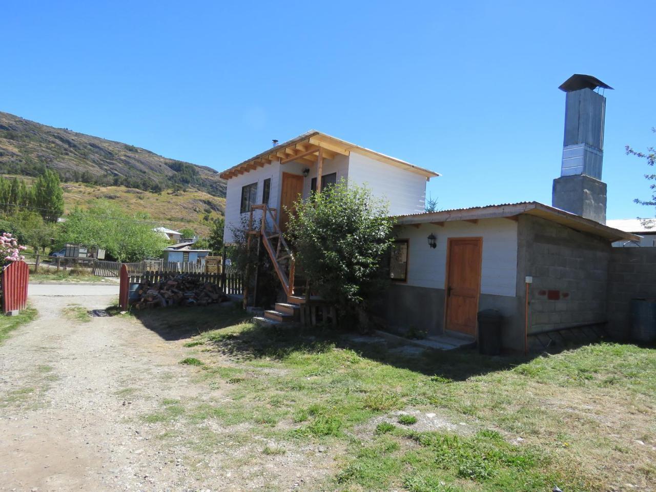 Hostal Y Cabanas Peumayen Puerto Guadal Esterno foto
